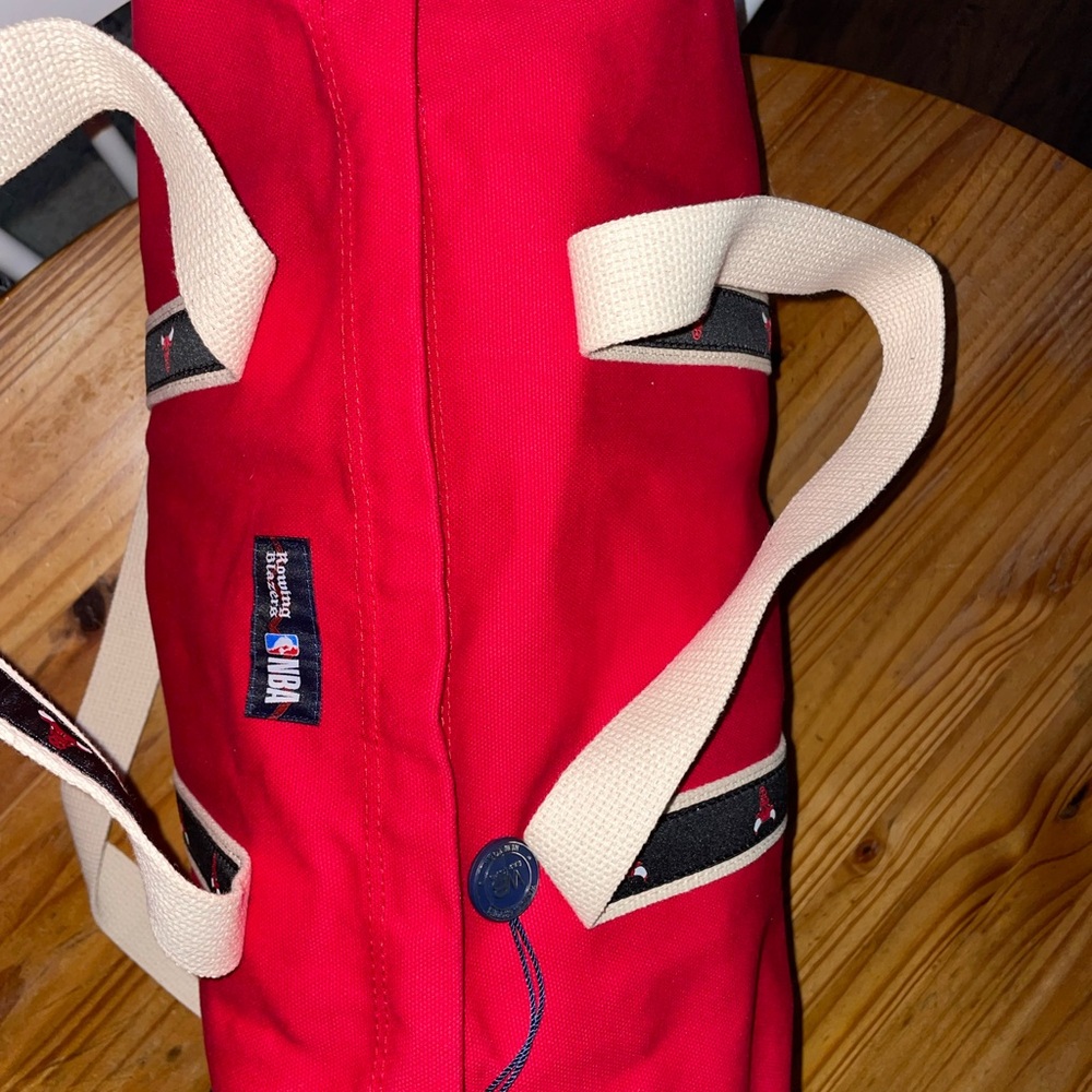 Rowing Blazers x NBA CHICAGO BULLS Duffle Banker Bag NWT - Picture 10 of 11
